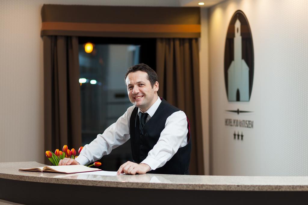 Pod Ratuszem Hotel Wieluń Buitenkant foto