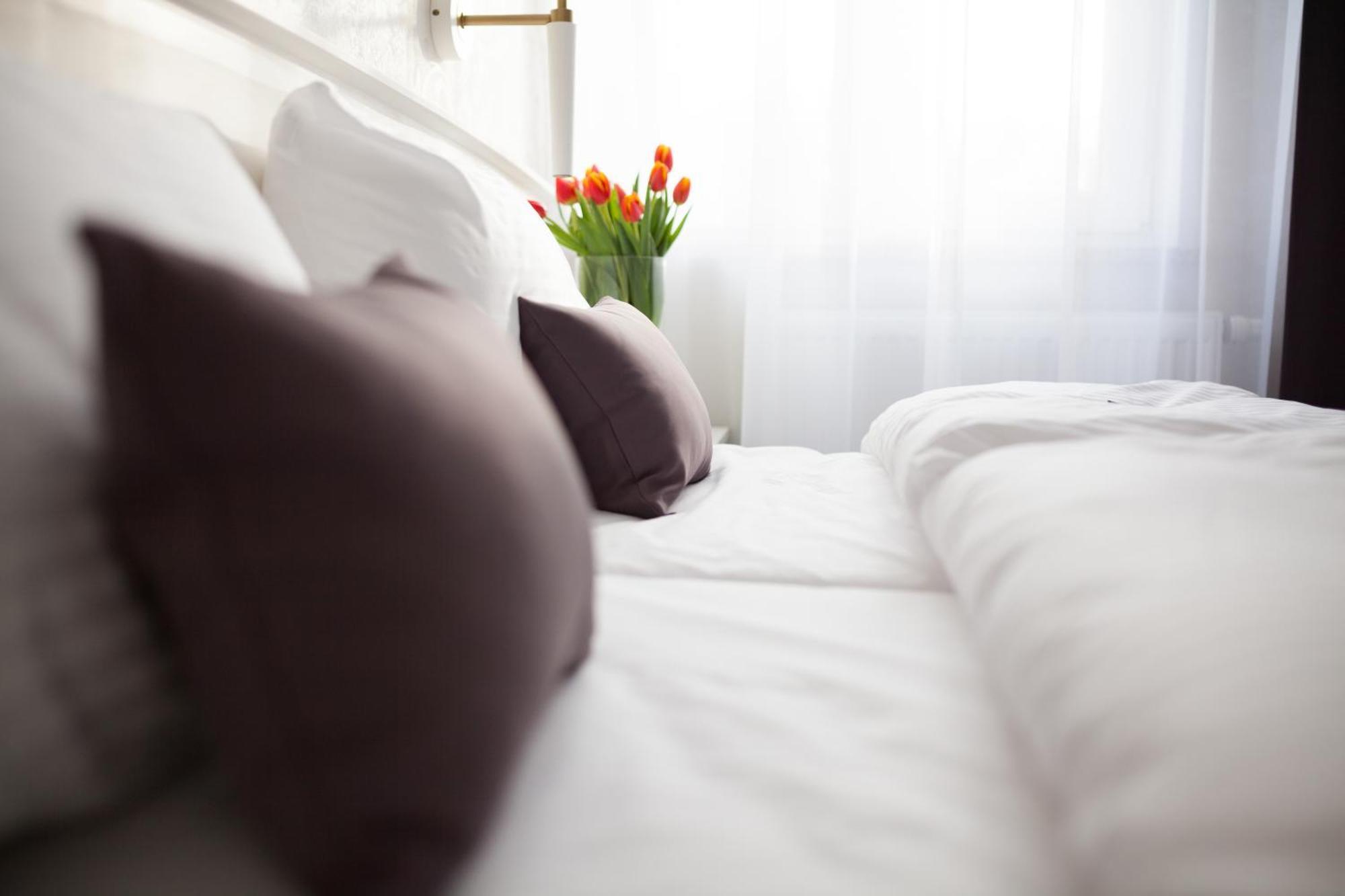 Pod Ratuszem Hotel Wieluń Kamer foto