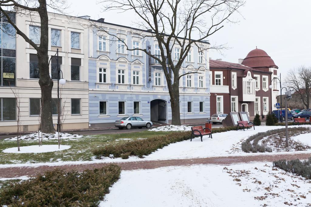 Pod Ratuszem Hotel Wieluń Buitenkant foto