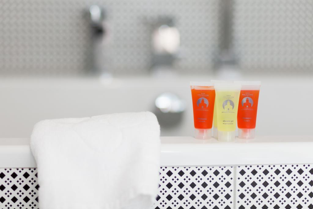 Pod Ratuszem Hotel Wieluń Buitenkant foto