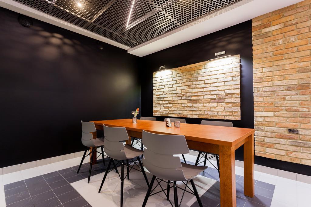 Pod Ratuszem Hotel Wieluń Buitenkant foto